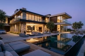luxury home prices